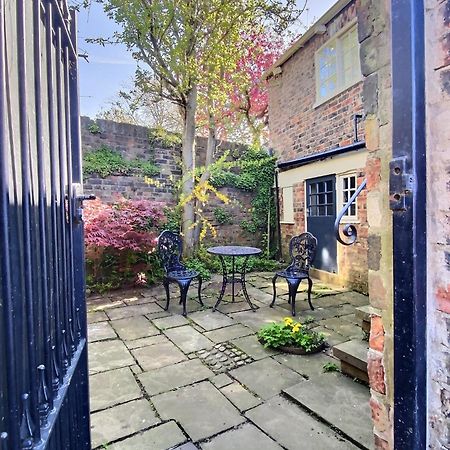 The Davey Tower, Medieval Riverside House York Dış mekan fotoğraf